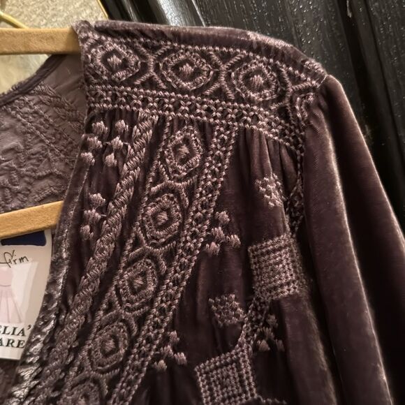 Johnny Was by JWTA Shoba Velvet
Coffee Bean Tunic - XS - NWT - Picture 7 of 15